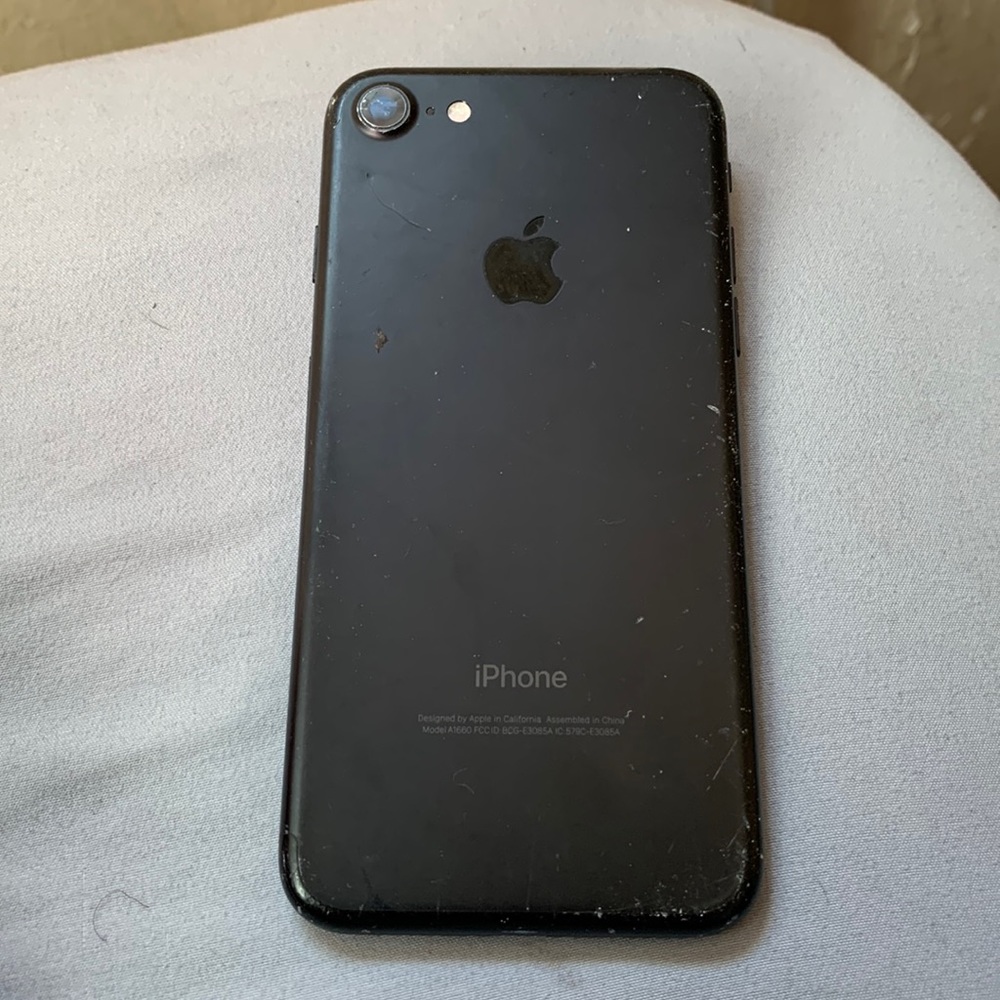 It’s a old iPhone 7s it’s broken needs a little fix nothing major don’t want it